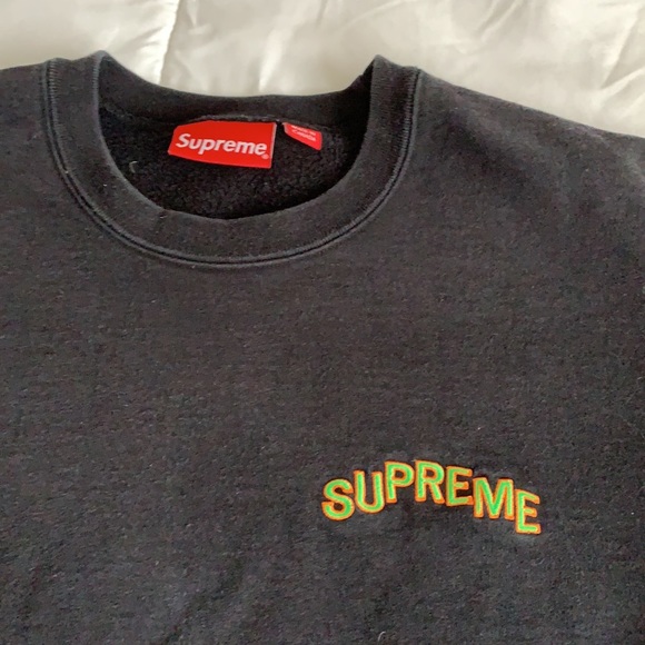 Supreme size large black pull over - Picture 2 of 7